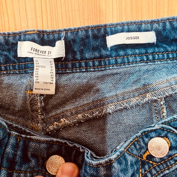 Women's Forever 21 Denim Jogger Cargo Oversize Jeans Size 31 - Picture 5 of 10